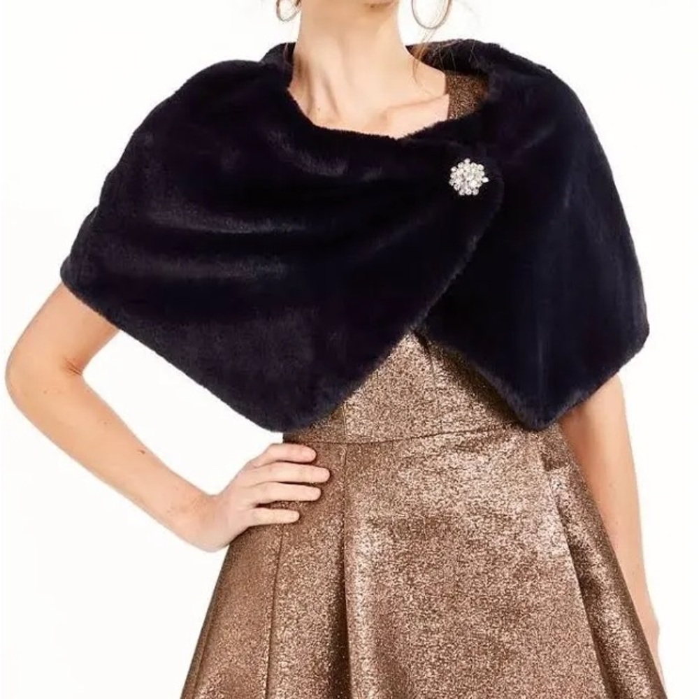 T Tahari Black Faux Fur Capelet